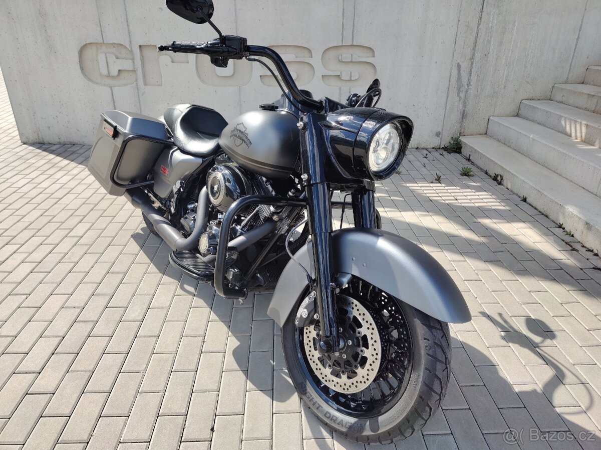 Road King FLHR - 4