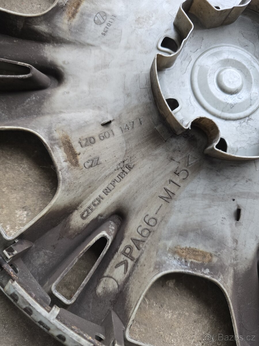 Poklice Škoda r16 - 4