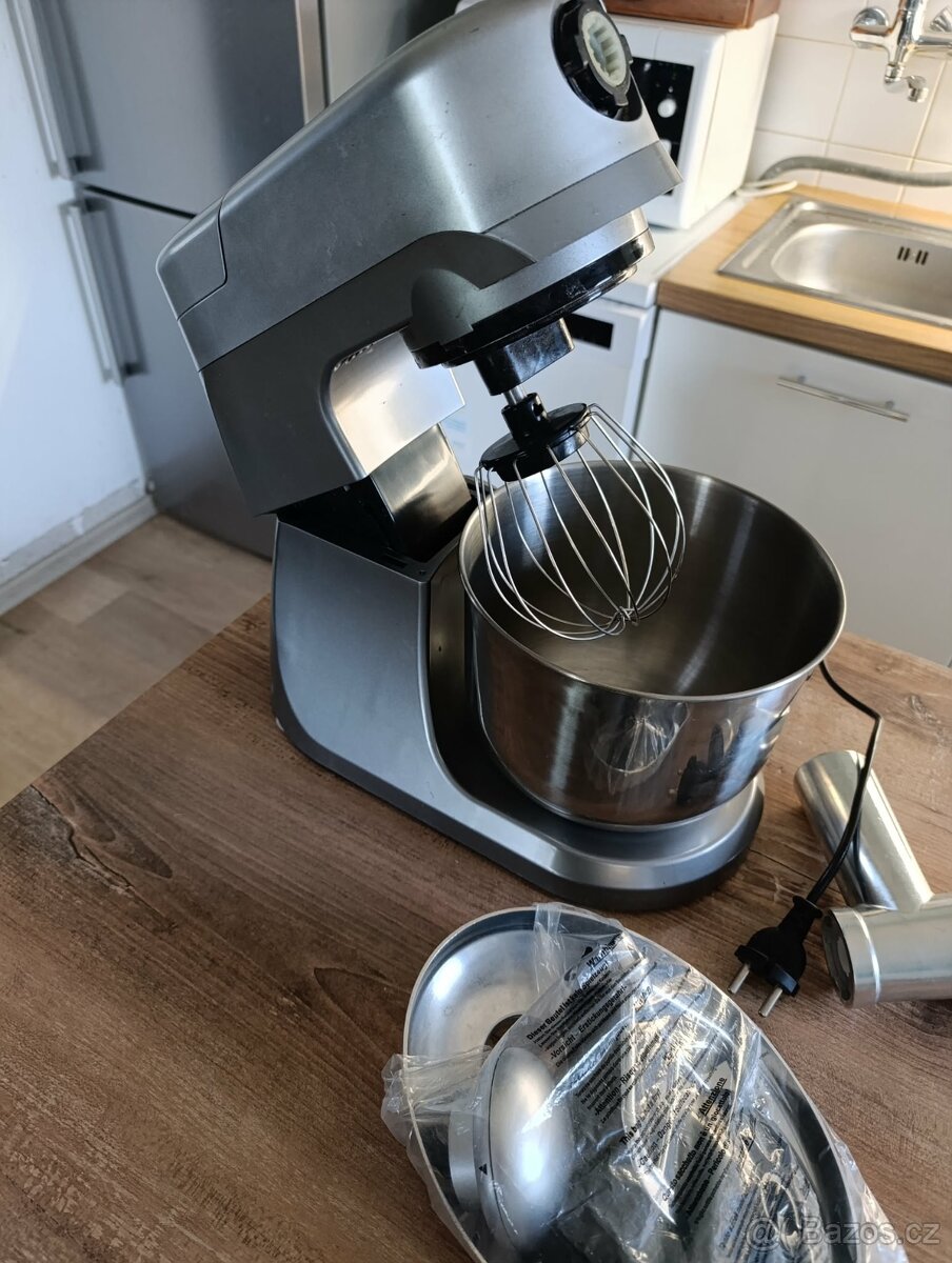 KUCHYŇSKÝ ROBOT - 4