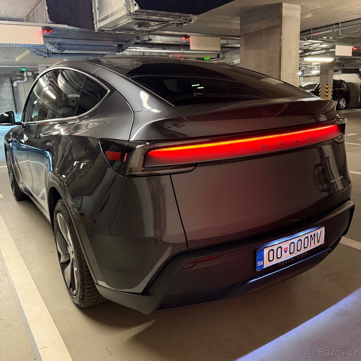 Tesla Model Y Premium Long Range 4x4 - 4