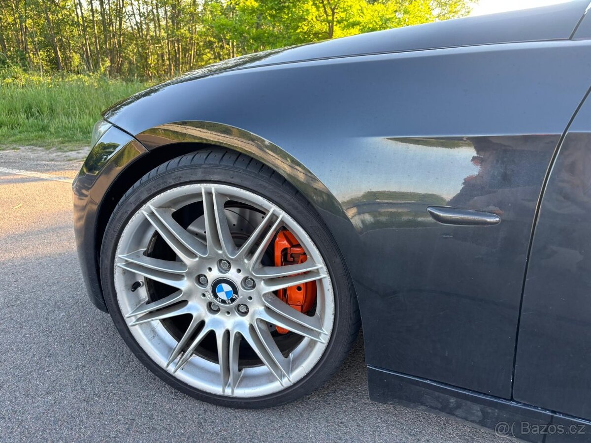 BMW 335i, manual - 4