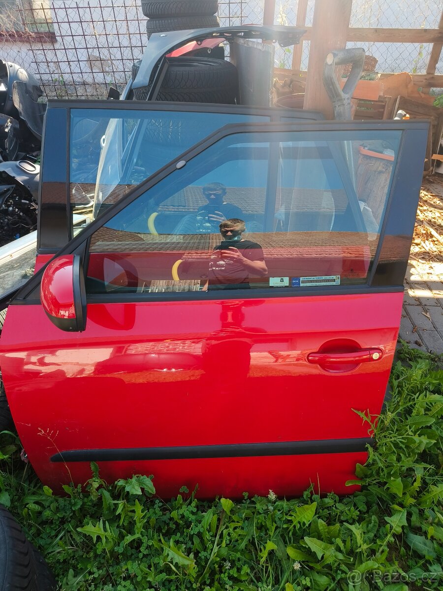 Fabia 2 červené dveře - 4