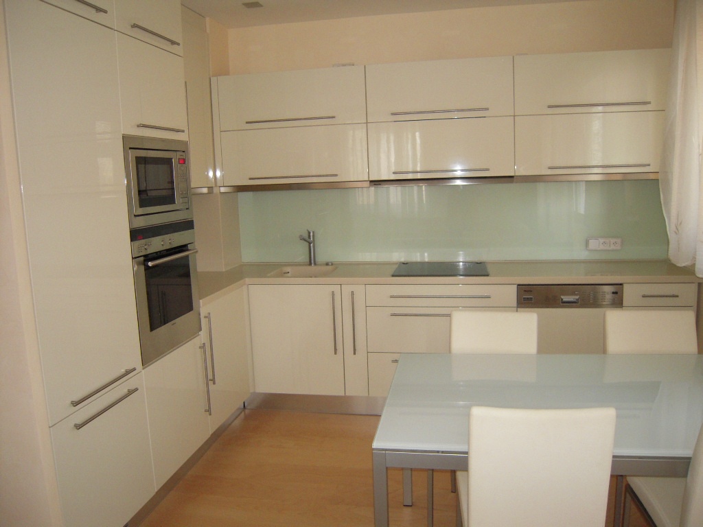 Pronájem zrekonstruovaného bytu 3+kk s balkonem Zlín Obeciny - 4