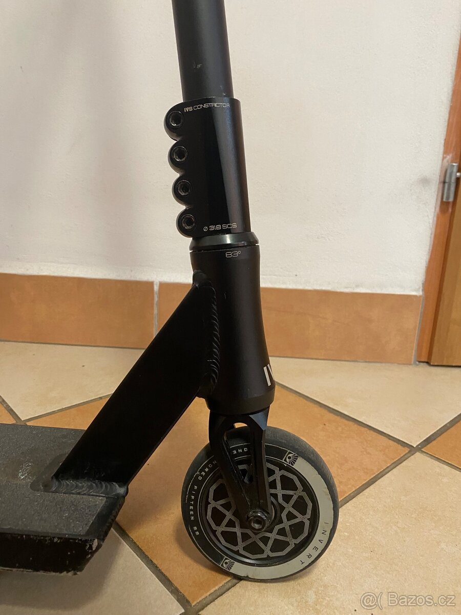 Freestyle koloběžka Invert Curbside Street L – černá - 4