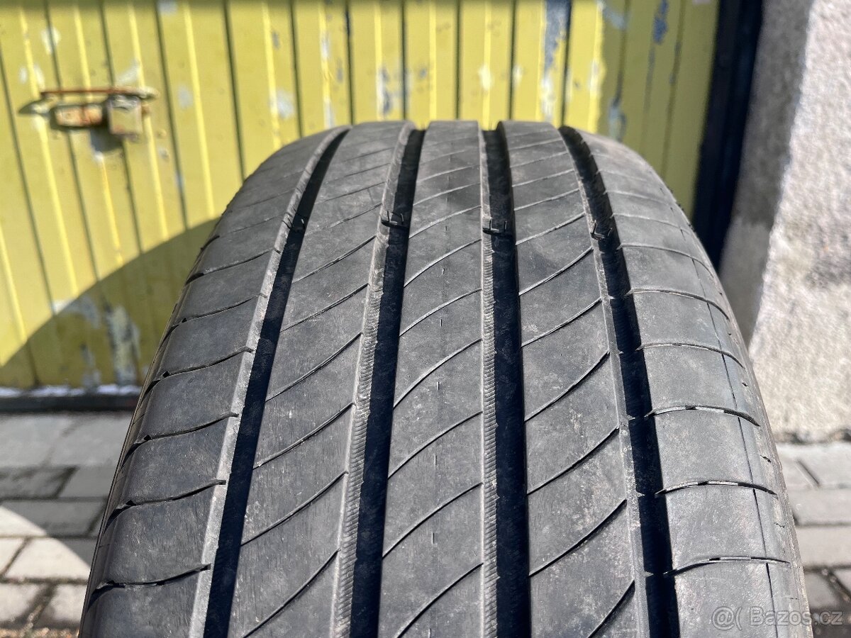 Michelin e•Primacy 235/55 r18 - 4
