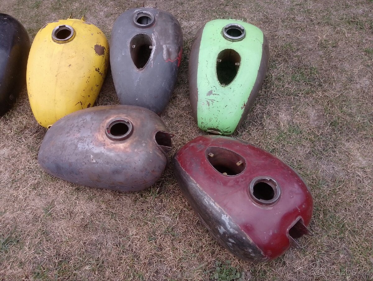 Nádrže Jawa ČZ - 4