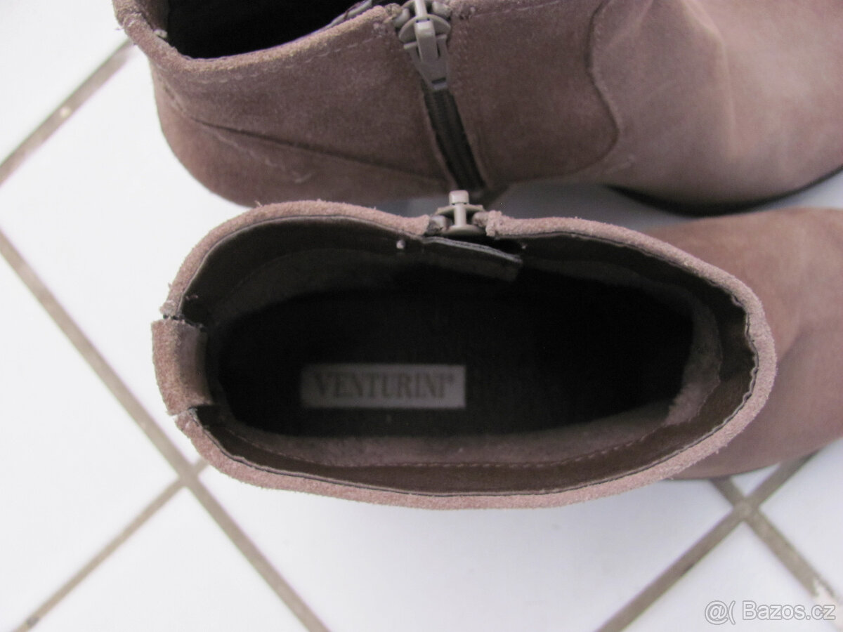 Hnědé kotníkové boty - 4