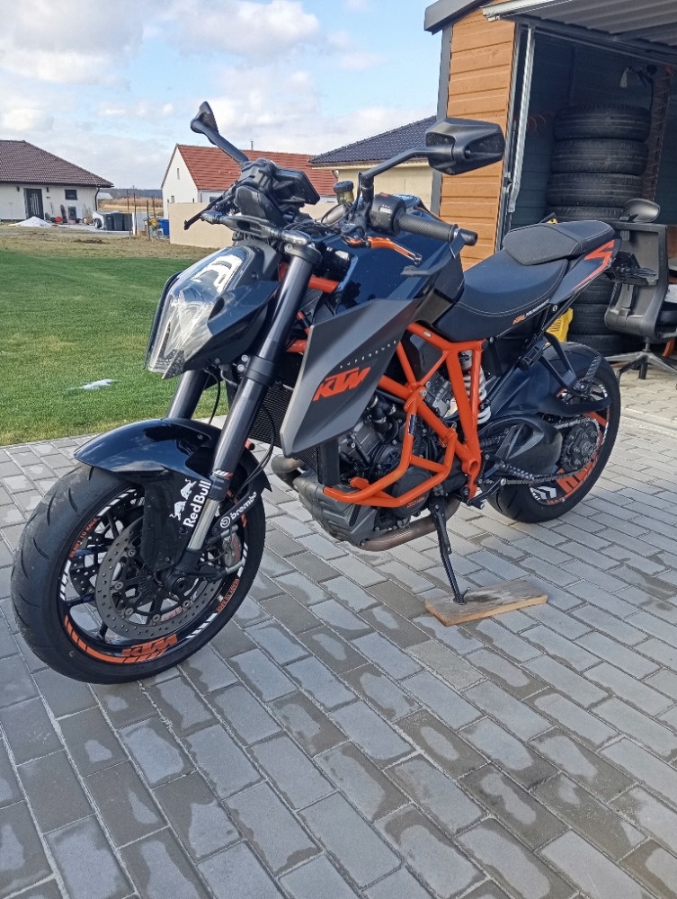 KTM 1290 SUPERDUKE R - 4