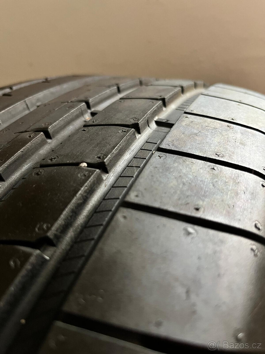Prodám letní pneumatiky Goodyear 235/65/18 - 4