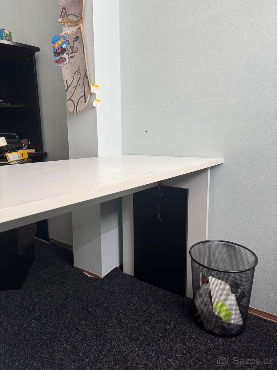 Rohový psací stůl - 4