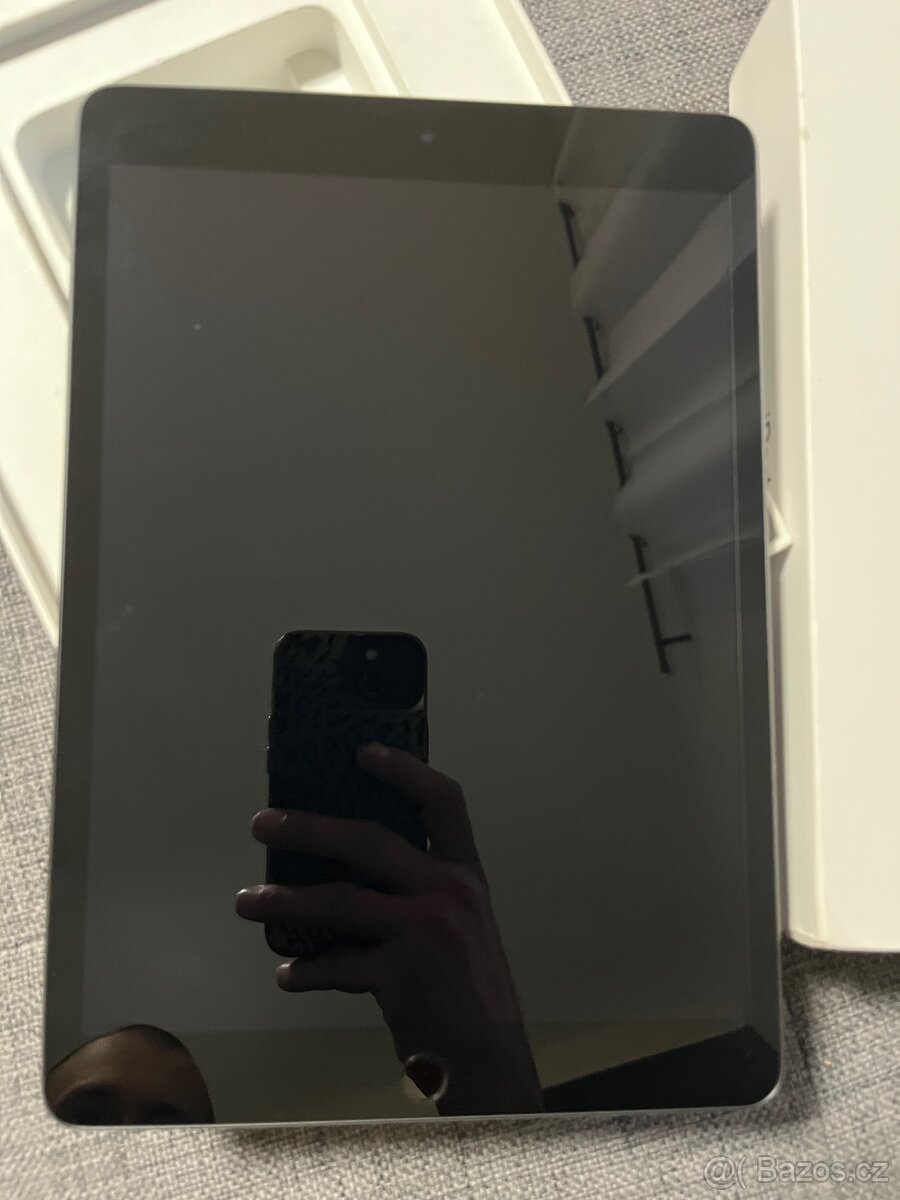 iPad 9. generace (64 GB, Wi-Fi) – jako nový + nabíječka + kr - 4