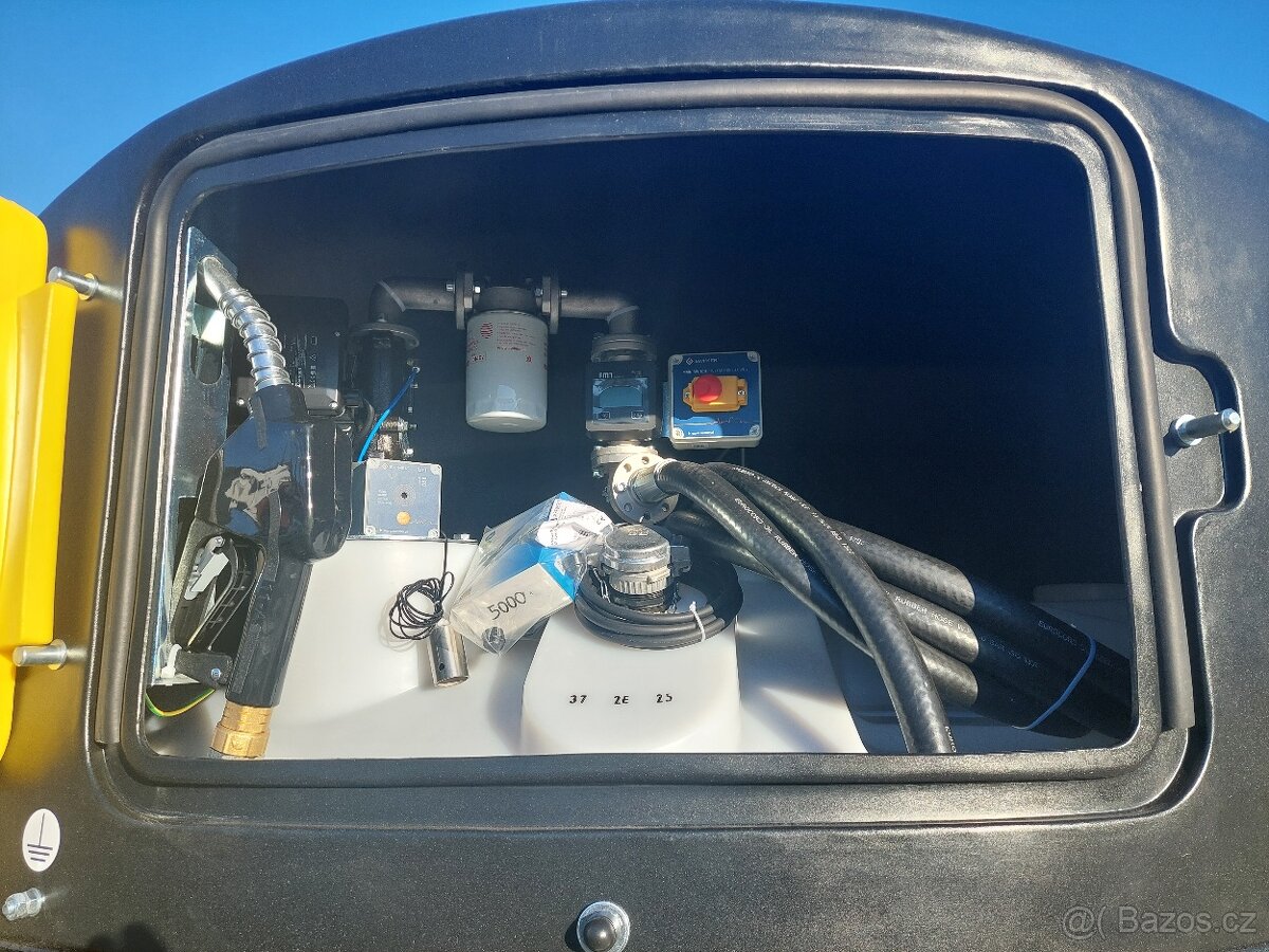 Dvouplášťová nádrž na naftu 5000L - 4