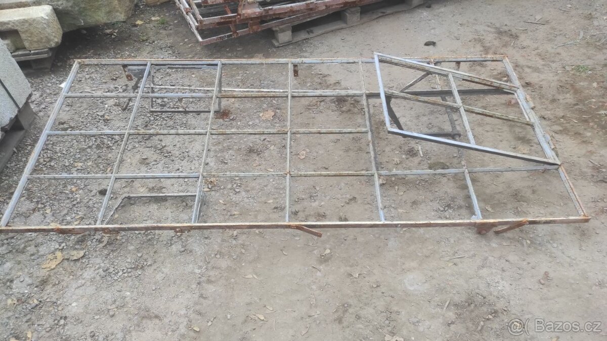 Stará železná okna, 10 ks-100x220cm, fabrické okno - 4