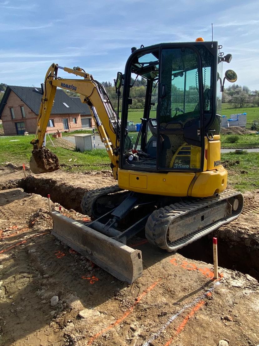 Zemní práce a kontejnerová doprava. - 4