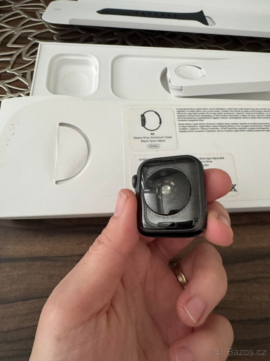 Apple Watch SE 40mm 2020 Black - 4
