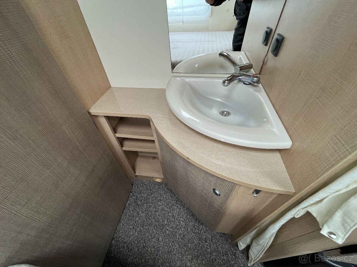 Karavan Bürstner 450 TS Premio, mover, markýza - 4