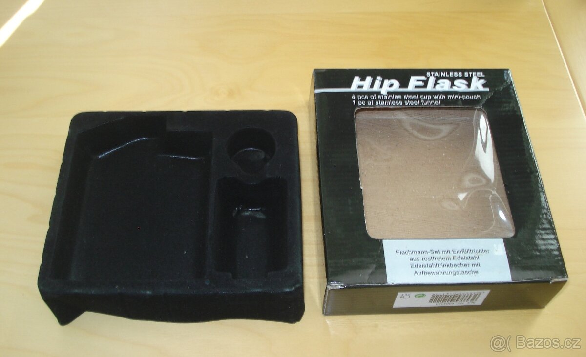 Placatka s trychtýřem, 4 poháry v pouzdře. - 4