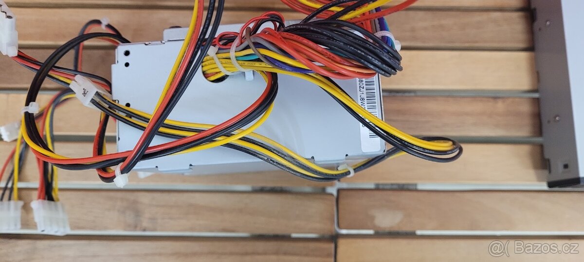 DVD vypalovačka, PC zdroj, disketová jednotka - 4