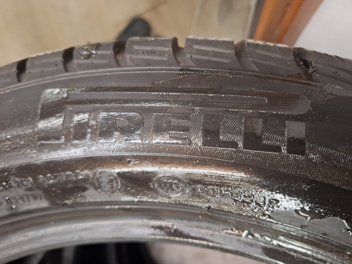 Prodám zimní pneu 245/50/18 100H Pirelli - 4