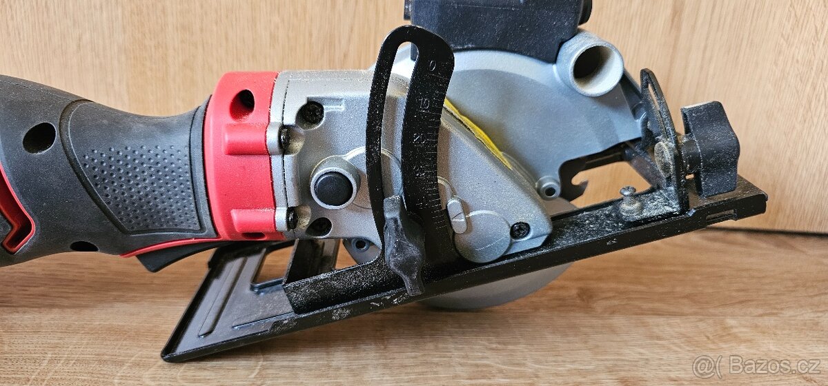 ponorná kotoučová pila Hecht 1067 - 4