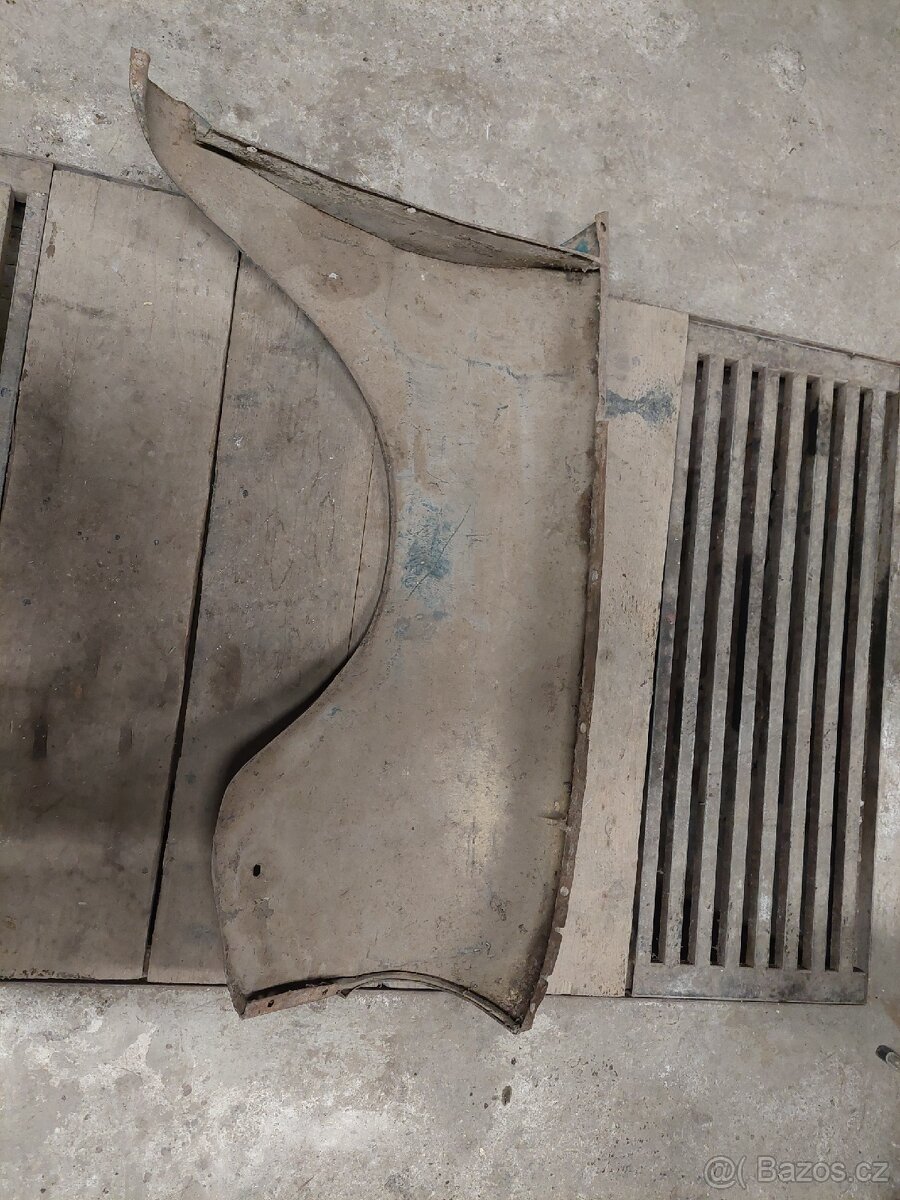 Levý přední blatník Škoda 100 - 4