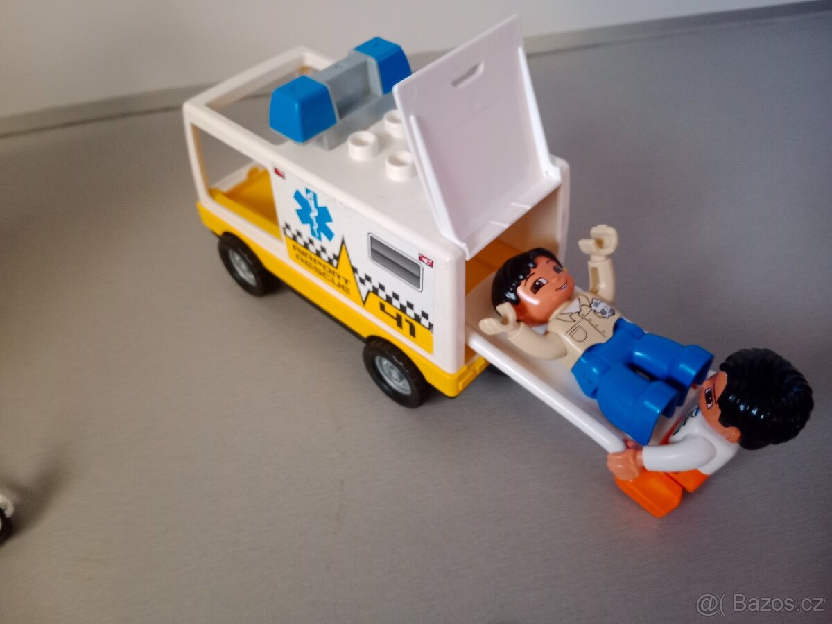 Lego duplo letištní vrtulník a sanitka - 4
