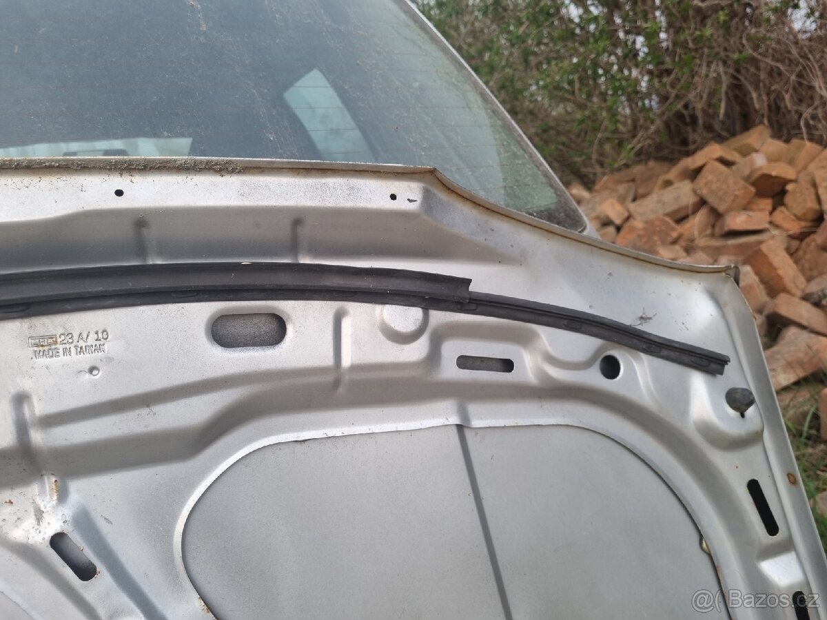 Kapota vw golf IV - 4