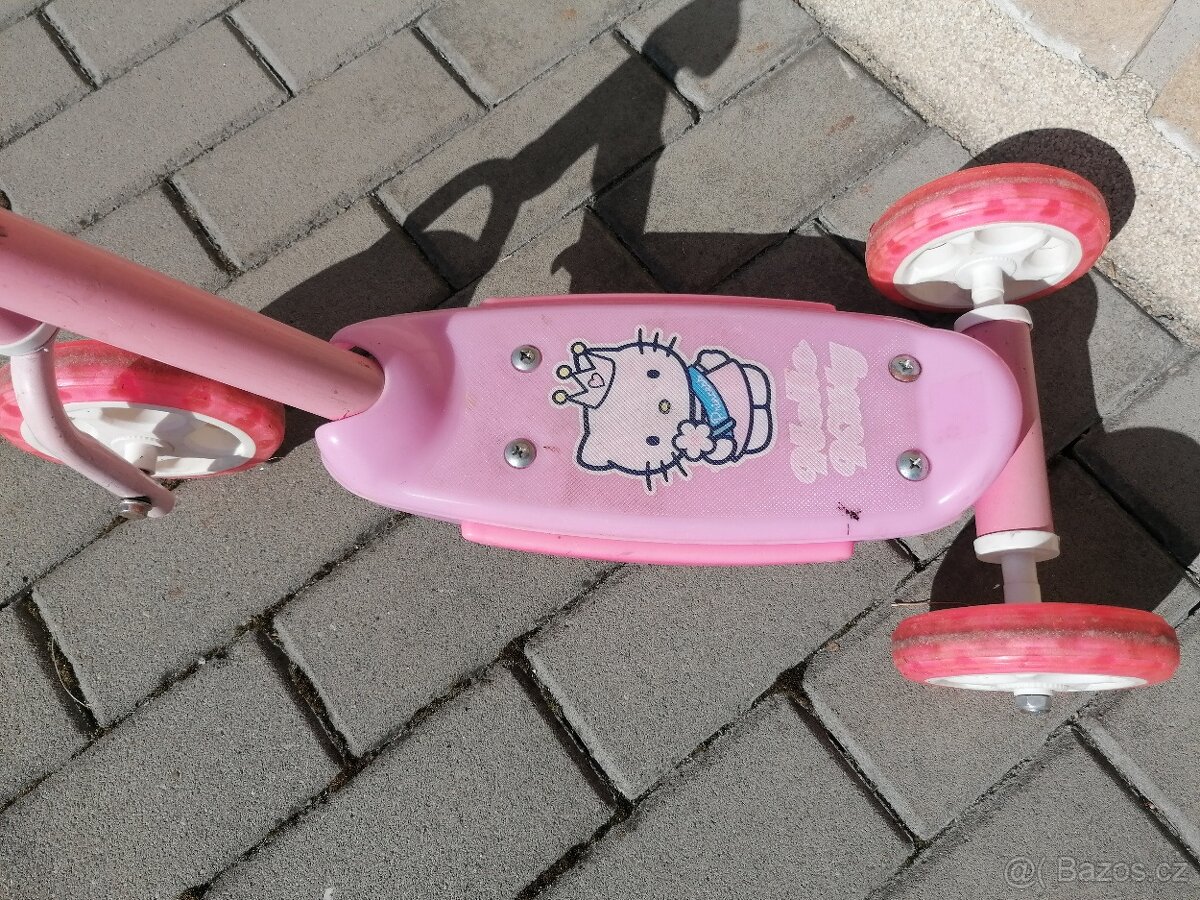 Dívčí koloběžka s Hello Kitty - 4