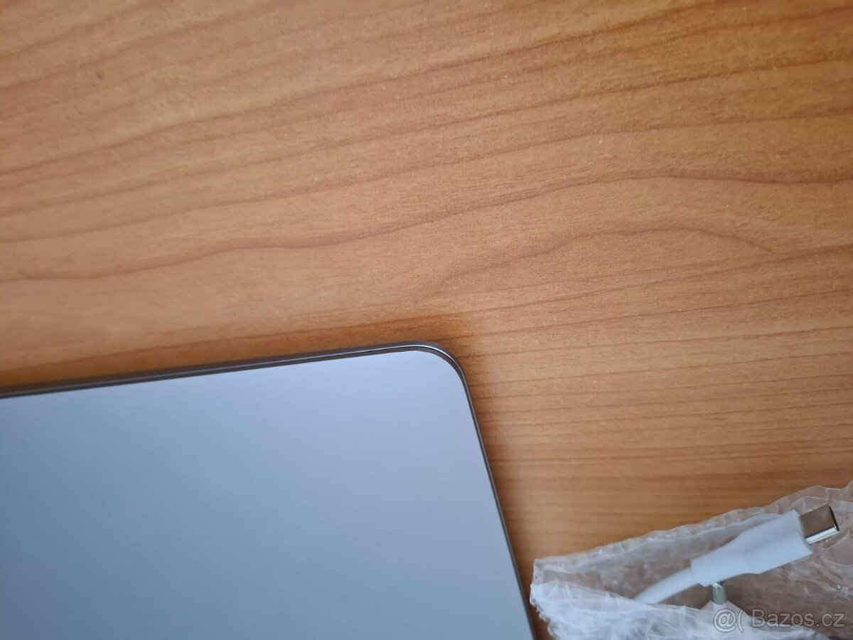 Macbook Air 13 palců M1 chip 16GB RAM 256 SSD 250 cyklů - 4