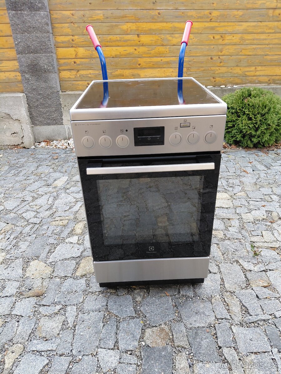 INDUKČNÍ SPORÁK ELEKTROLUX - 4