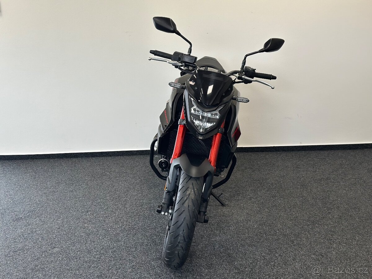 Honda CB 750 Hornet - 4