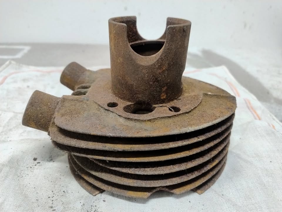 VÁLEC MOTORU ČZ 125/150 Č.1 - 4