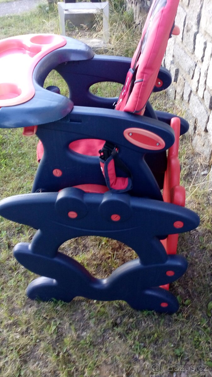 Dětská židlička se stolkem - 4