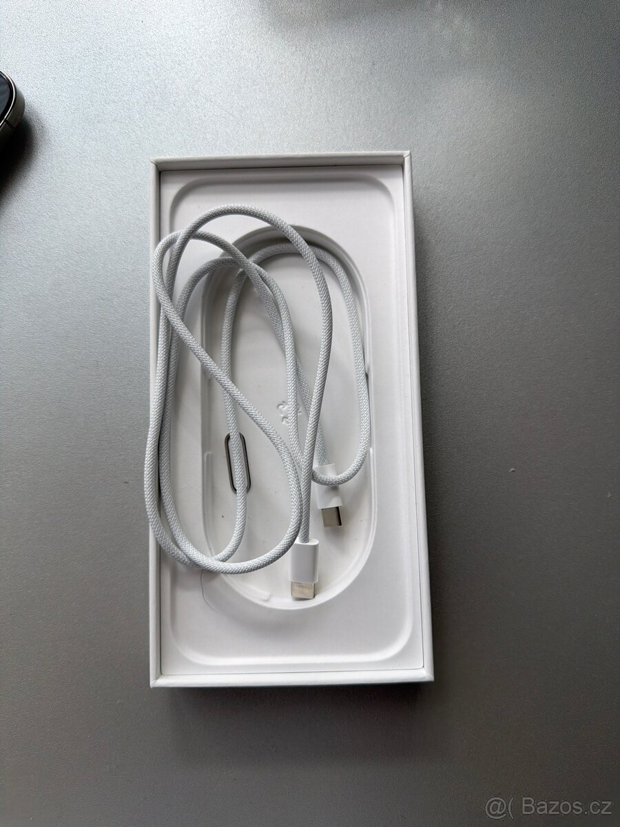 iPhone 16 Pro Max - 4