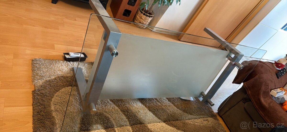 Skleněný konferenční stolek - 4