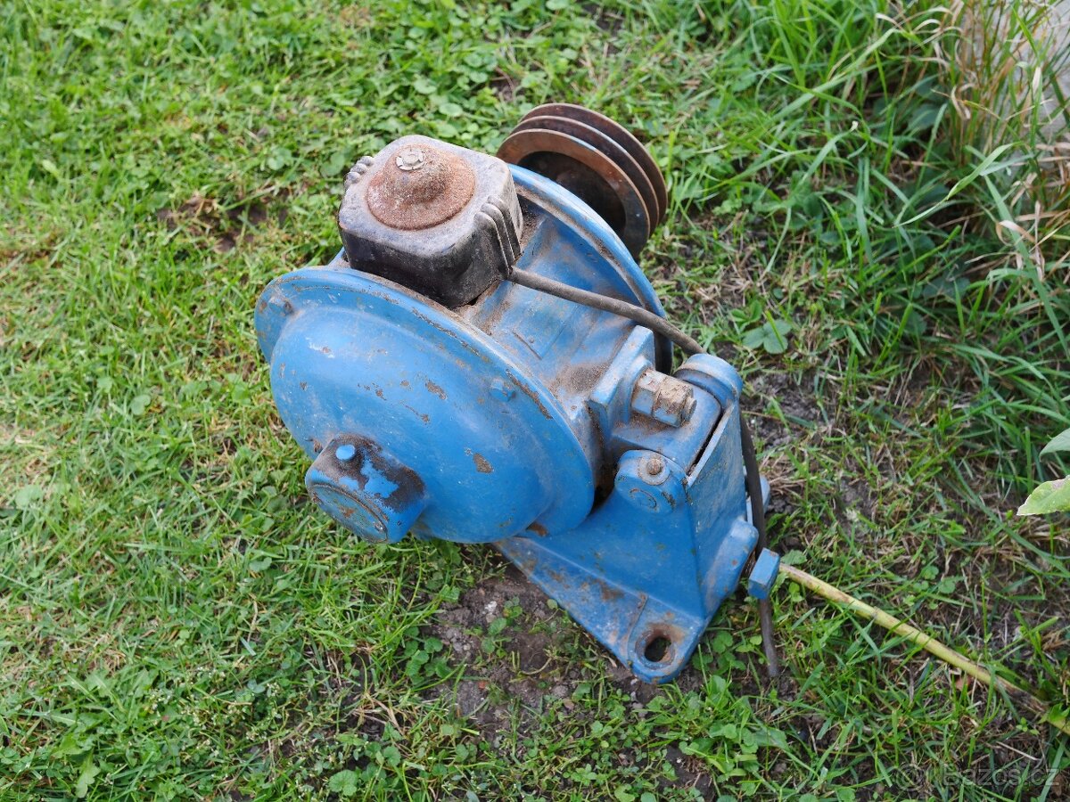 Historický elektromotor s napínákem - 4