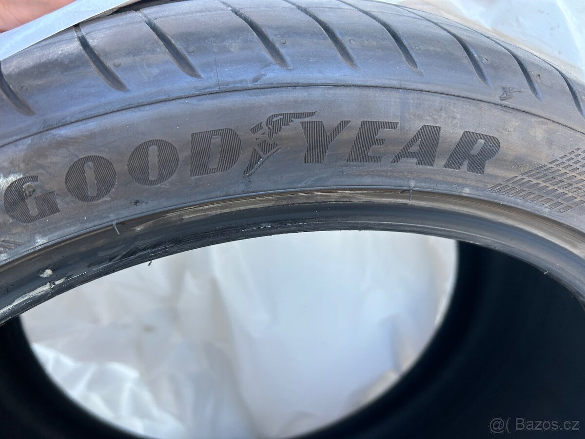 GOODYEAR YEAR eagle F1 - 4