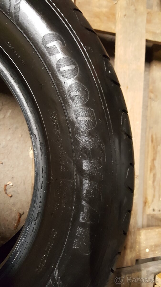 Prodám 4 letní pneu GOODYEAR EfficientGrip PERF2 215/65 R16 - 4