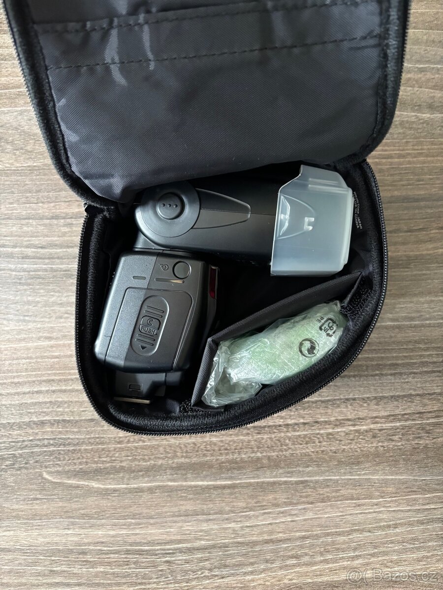 Nikon Speedlight SB- 700 - 4