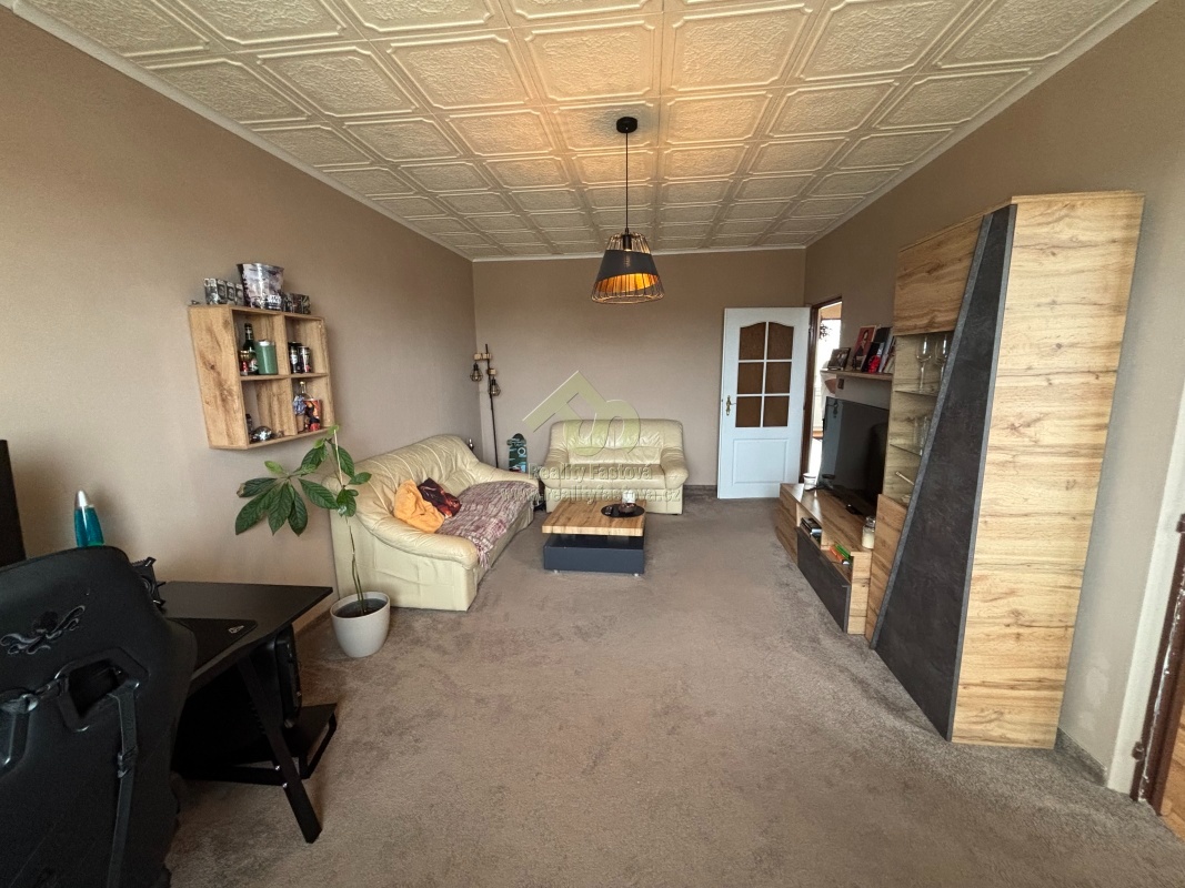 Rokycany-prodej velkého bytu 3+1 se zasklenou lodžií - 4