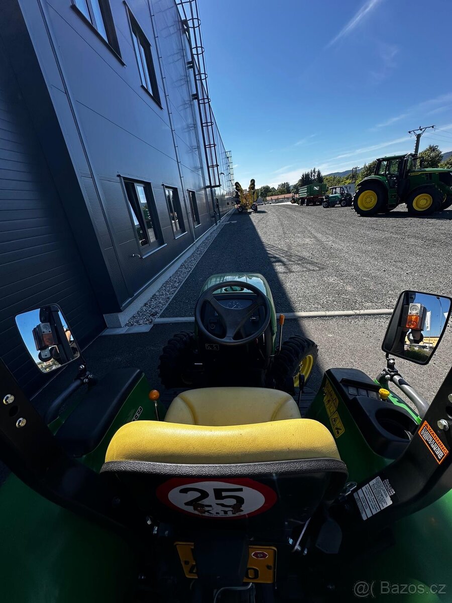 Malotraktor JOHN DEERE 3036E - 4