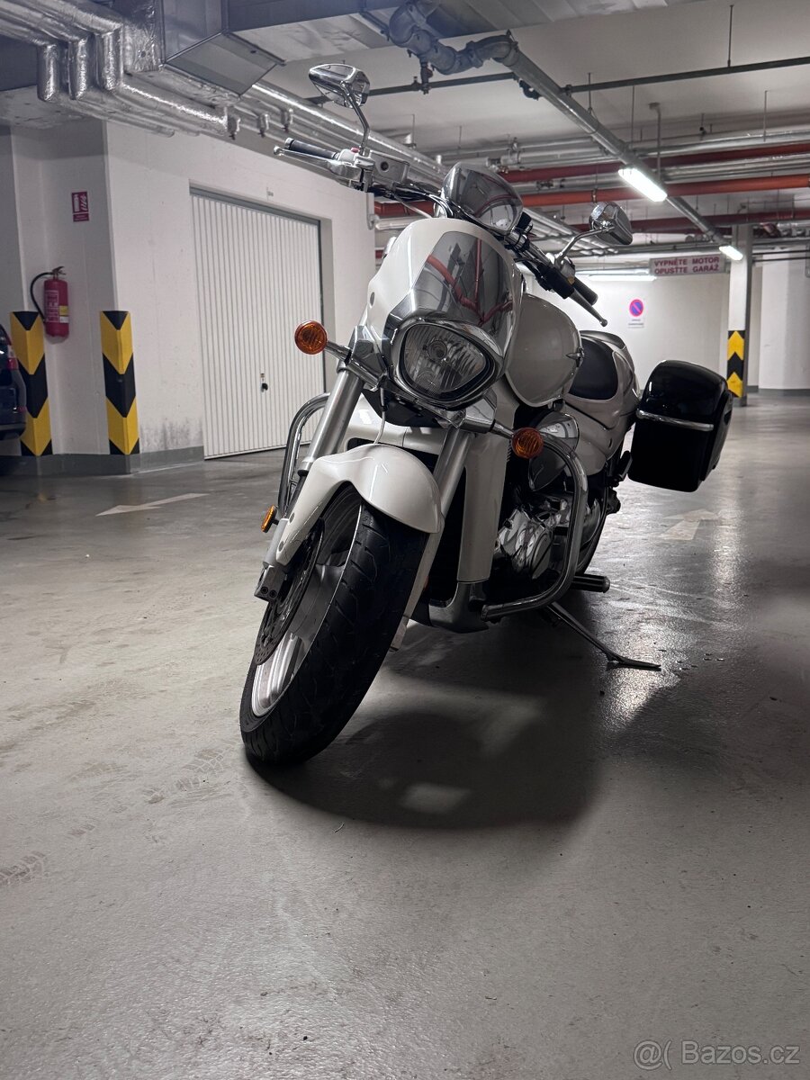 Suzuki Intruder M1800 R - 4