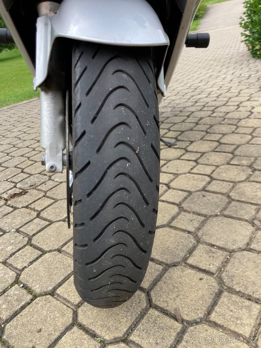 Honda VFR 800 Vteč - 4