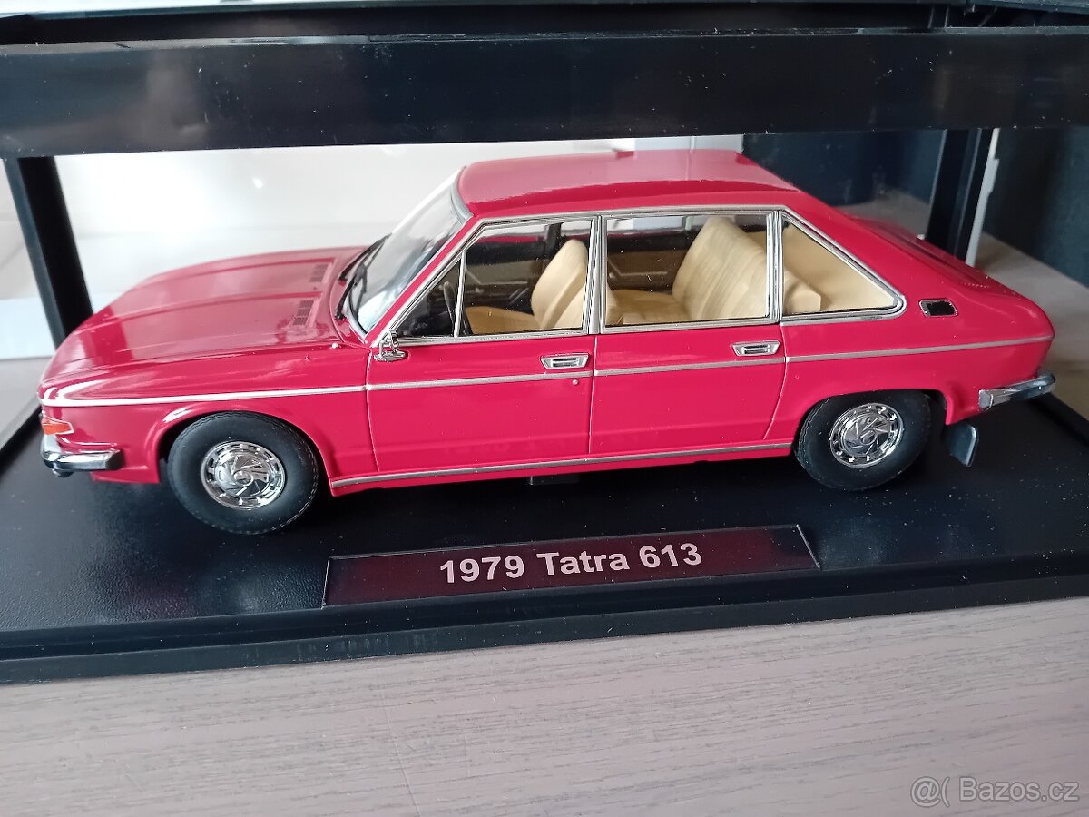 Tatra 613 1979 1:18 Triple9 - 4