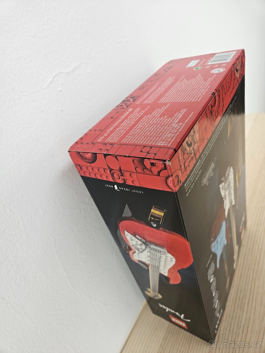 LEGO Ideas 21329 Fender Stratocaster - 4