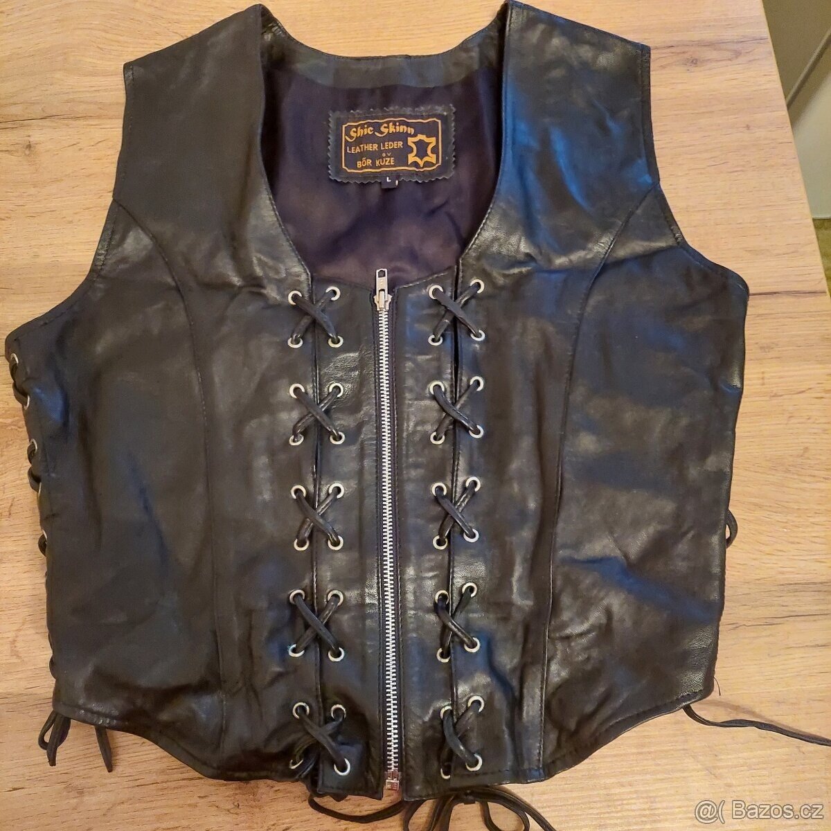 NOVÁ KOŽENÁ SOUPRAVA-VESTIČKA A SUKNĚ-S VÁZANKOU - 4