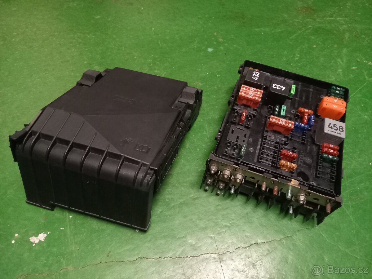 VW Touran - pojistkové skříň - 4