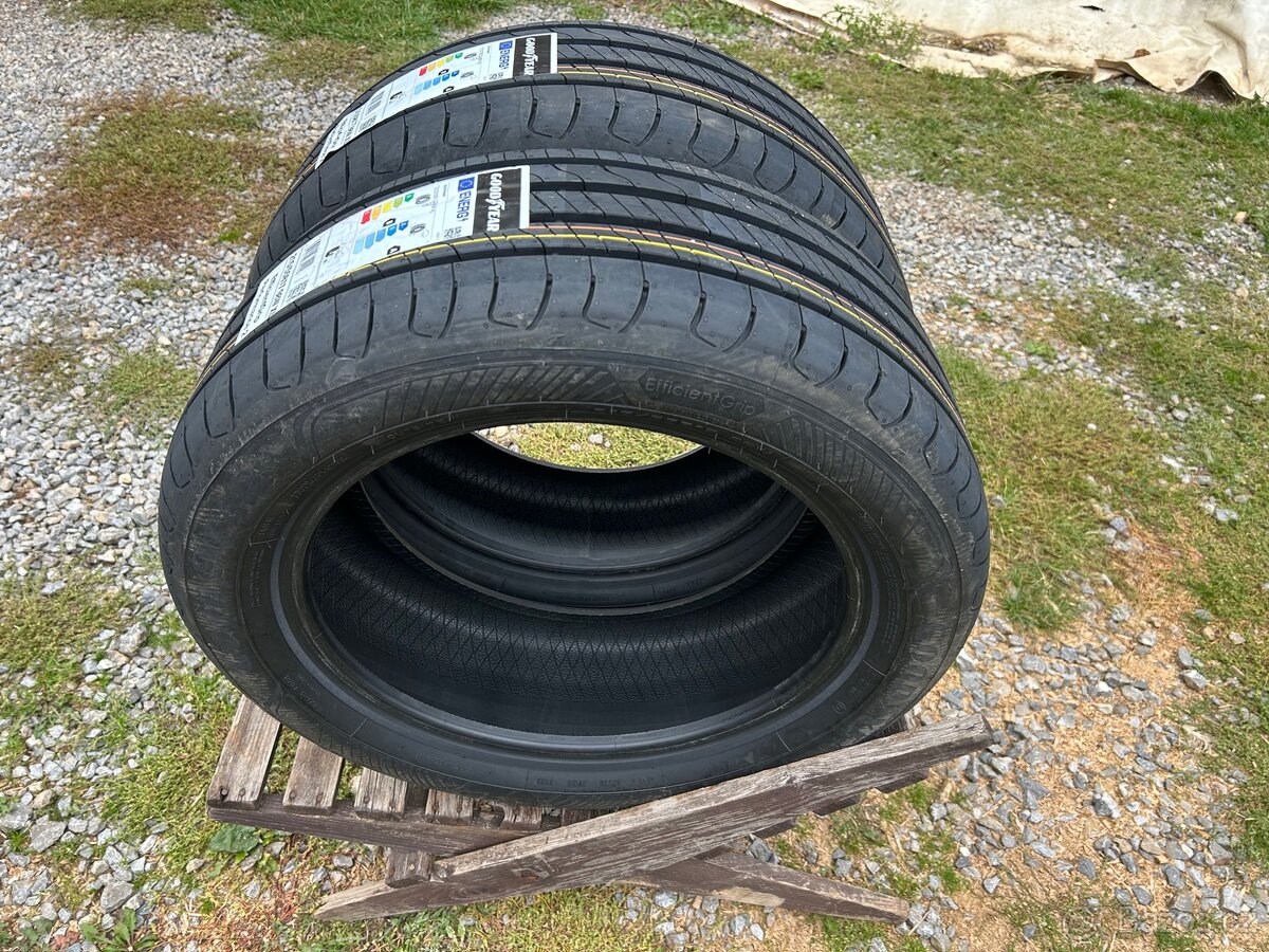 Letní pneu Godyear 215/55r17 - 4