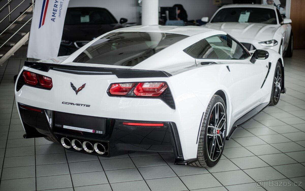 Chevrolet Corvette - 4