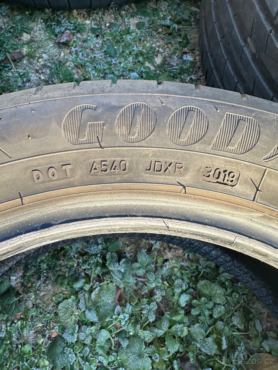 Prodám sadu letních pneu 17“ Good Year - 4